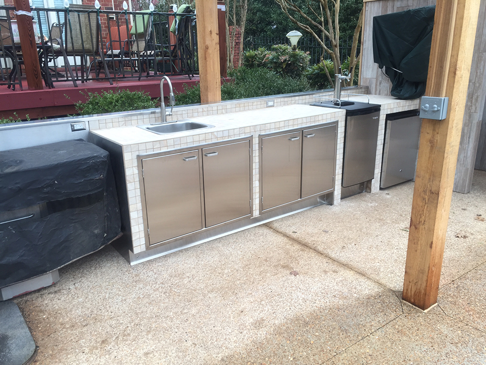 Outdoor Commercial and Residential Grill inclosures